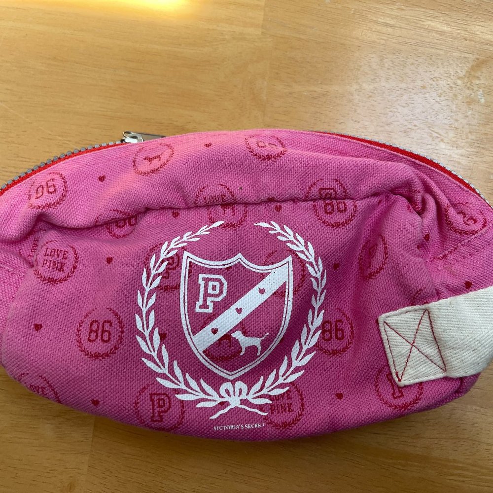 💕VS PINK MONOGRAM HTF MAKEUP BAG